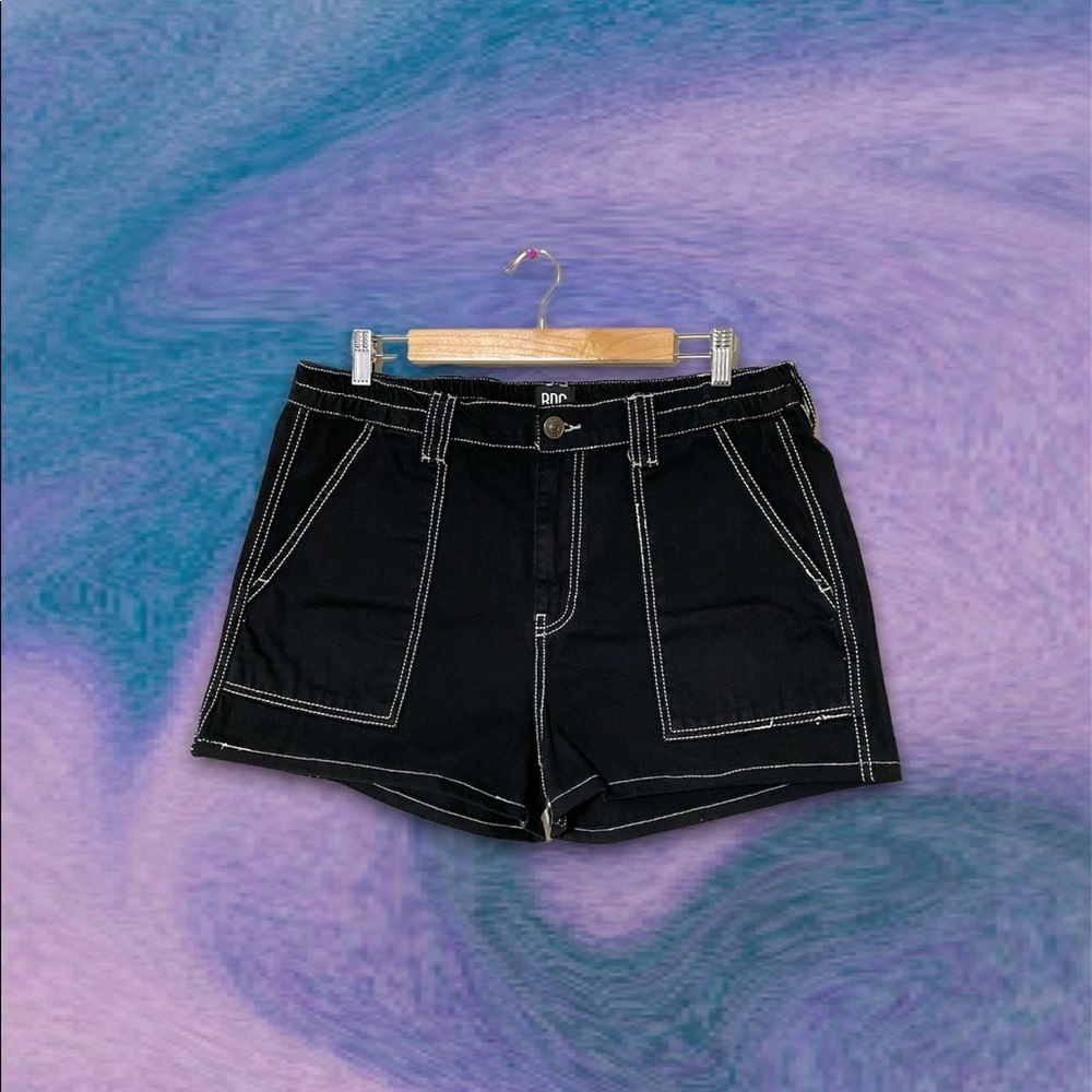 ♥︎ BDG High-Waisted Contrast Stitch Skate Shorts ♥︎